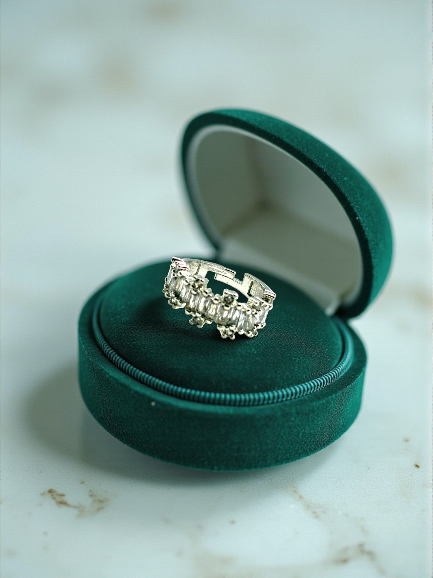 Kristal Sıralı Yüzük